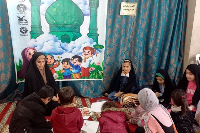 برگزاری «میز خدمت ویژه بانوان» به مناسبت میلاد حضرت فاطمه زهرا (س) در فیروزان