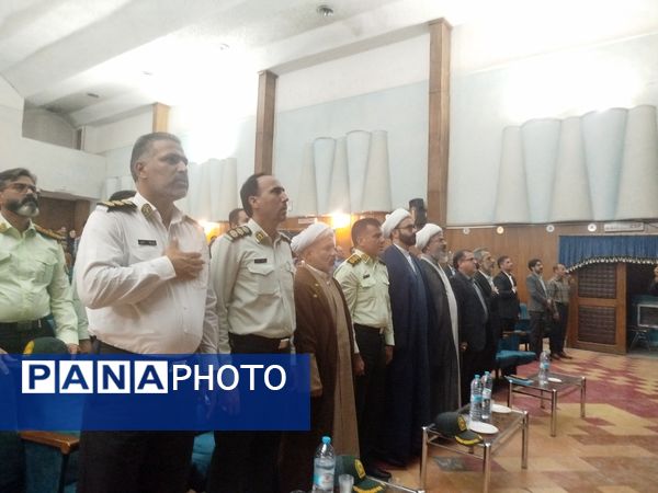 همایش فضای مجازی ظرفیت ها و آسیب ها در سالن سرو کاشمر با حضور مسئولین شهرستان