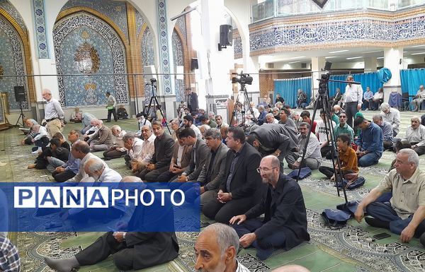 تجدید میثاق سرپرست آموزش وپرورش منطقه پردیس با شهدای گمنام