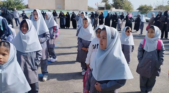 نواختن زنگ مهر در آموزشگاه ولایت شهرستان فریمان