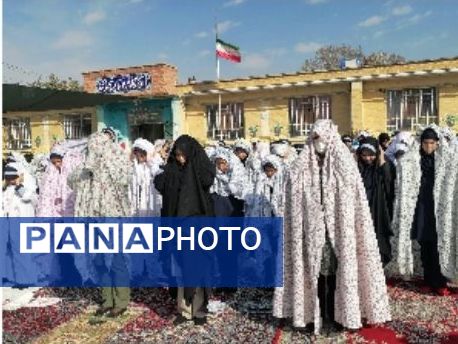 اقامه نماز باران  در دبستان ناهید نخودی 