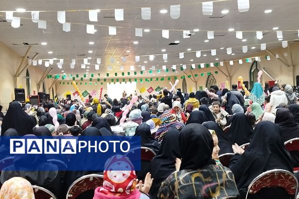 پیشوا غرق در نور و شادی؛ جشن میلاد حضرت مهدی (عج)