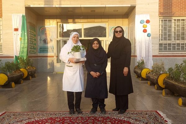 روز پرستار روز مهر و فداکاری در مدرسه هوشیار ناحیه ۱ مشهد مقدس 