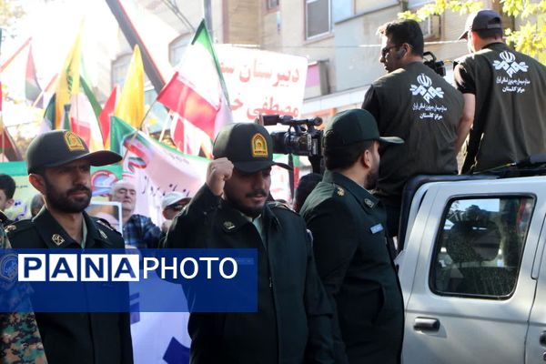 خروش یک‌صدا در حمایت از آرمان‌های انقلاب