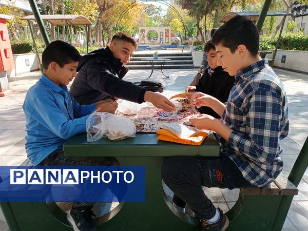برگزای اردوی تفریحی دبیرستان رجایی یک به‌مناسبت هفته بسیج 