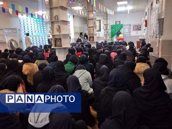 آیین بزرگداشت میلاد حضرت فاطمه (س) در دبیرستان شاهد ارض اقدس