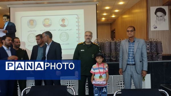 برگزاری مراسم تجلیل از مدیران برتر مدارس ابتدایی در خلیل‌آباد