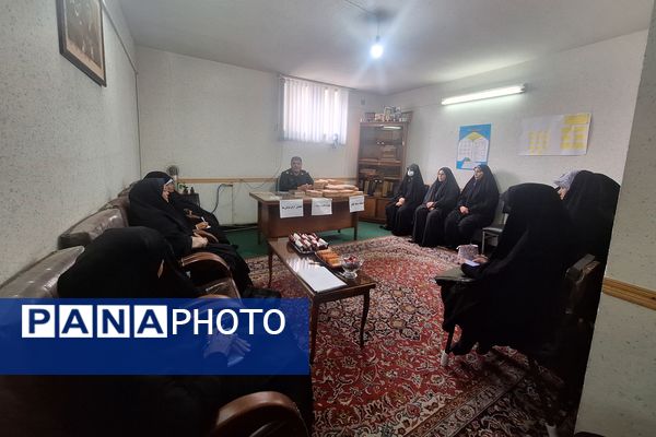 جلسه ستاد دهه فجر در حوزه حضرت زینب(س)بسیج سپاه احمد ابن موسی (ع) در شیراز 