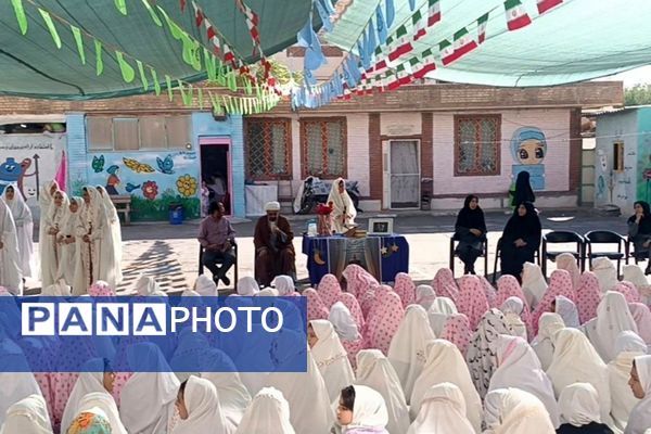 برگزاری طرح مصباح الهدی و نماز جماعت در دبستان شهید اول ۲ ناحیه یک شهرری