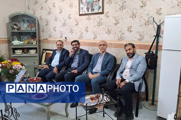 بازدید معاون پرورشی و فرهنگی ادارهکل شهرستانهای استان تهران از جشنواره انار در هنرستان امالبنین ورامین