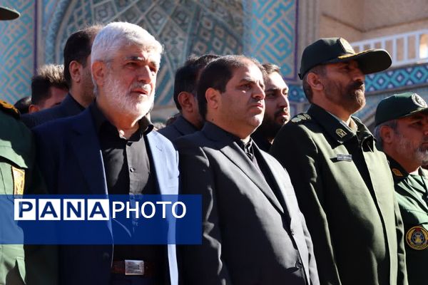 تشییع ۵ شهید گمنام در سالروز شهادت حضرت فاطمه(س) در یزد