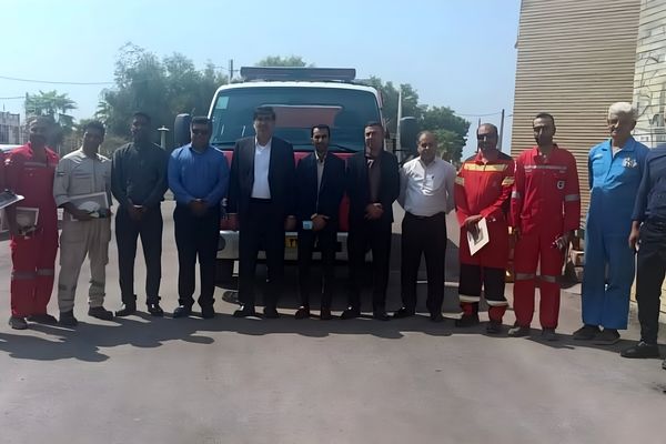 تقدیر فرماندار و شهردار بوموسی از آتش‌نشانان جزیره