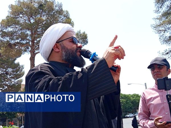 مشت هایی که انتقام را صدا می‌زند 