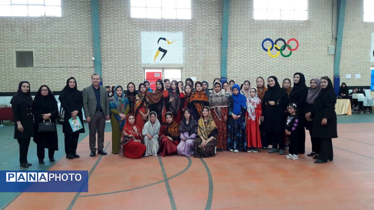 برپایی بازارچه مدرسه‌ای در مجتمع عشایری امید انقلاب