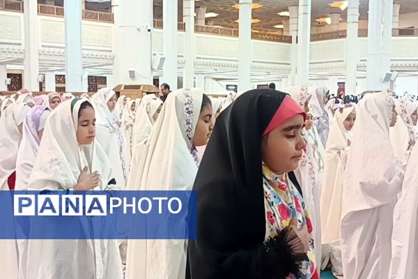 برگزاری جشن ۱۰۰۰ دانش‌آموز دختر روزه اولی در شیراز