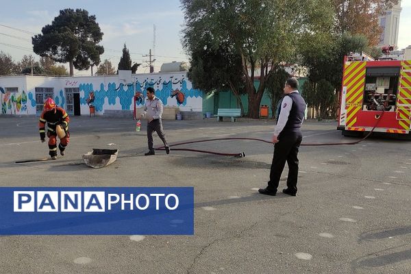 مانور زلزله در مدارس شهرستان ملارد