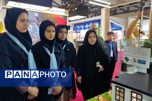 بازدید دانش‌آموزان مدرسه نمونه‌دولتی ارشاد از نمایشگاه صنعت آب تهران