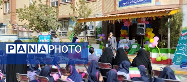 جشن شکوفه ها در دبستان شهید رضا نایب ناحیه۴ مشهد