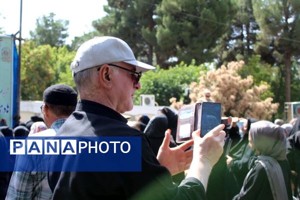 آیین پیاده روی دلدادگان اربعین حسینی در شهرستان نیشابور 