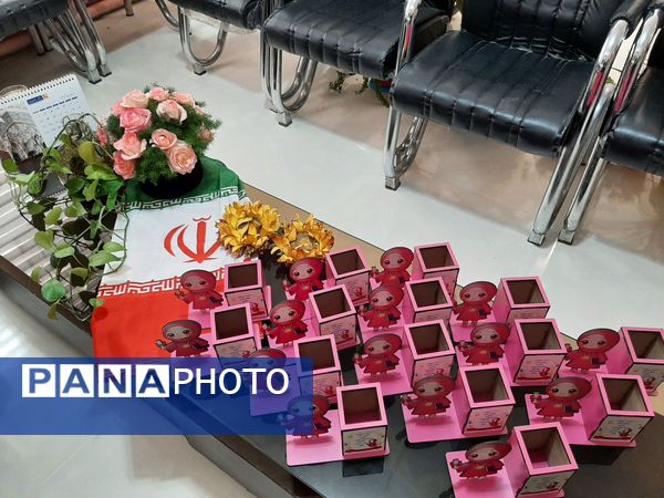زنگ نیایش همراه با بهار علم و دانش در مدرسه شهید جواهری دو