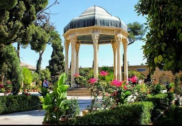حافظ؛ شاعر جاودان عشق، عرفان و خرد ایرانی