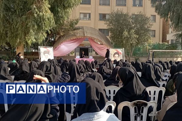 جشن پرشور روز دانش‌آموز در دبیرستان ملوک زندی 