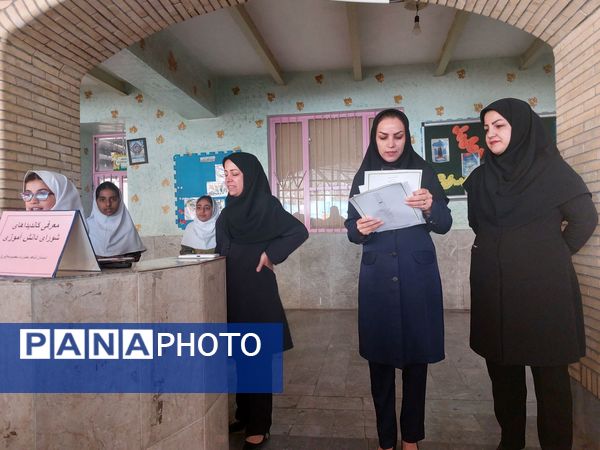 برگزاری انتخابات شورای دانش‌آموزی در مدرسه حضرت معصومه(س) حاجی‌آباد