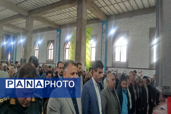 برپایی نماز جمعه و بزرگداشت روز معلم در  مسجد جامع نیشابور