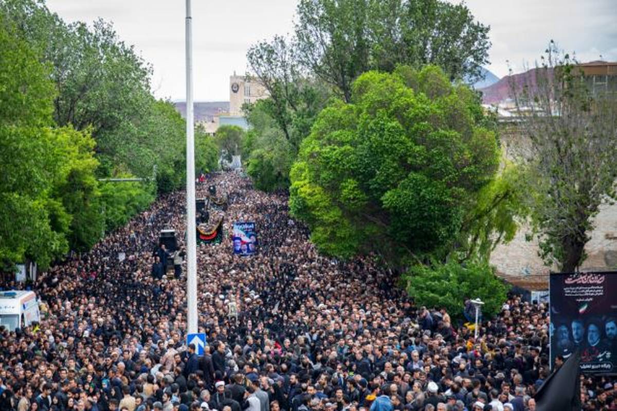 مردم قم چشم انتظار برای وداع با پیکر مطهر شهدای خدمت هستند