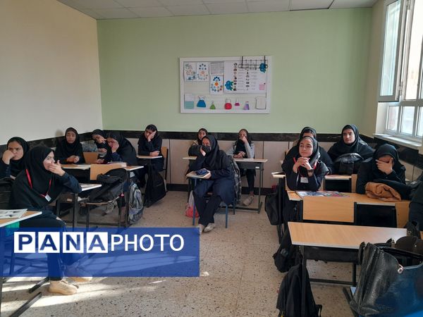 کارگاه اطلاع رسانی مسابقات قرآن ، عترت و نماز در دبیرستان مادرمهربان خلیل آباد