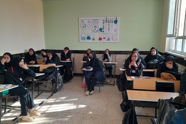 کارگاه اطلاع رسانی مسابقات قرآن ، عترت و نماز در دبیرستان مادرمهربان خلیل آباد