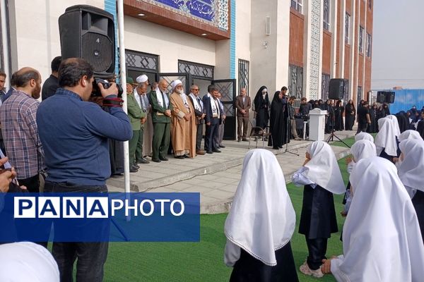 آیین افتتاح همزمان دبستان و کلنگ‌زنی سالن مطالعه مجموعه امام حسین(ع) در مشهد