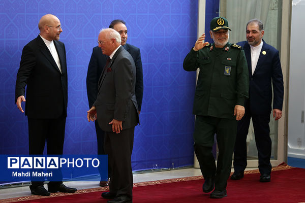 ورود مهمانان مراسم تحلیف رئیس‌جمهوری به مجلس شورای اسلامی 