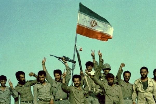 روزی که خاک ایران شعله‌ور شد اما خم نشد