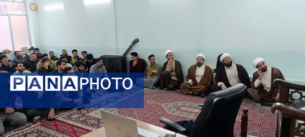برگزاری جلسات سلسله مباحث آشنایی با جنگ شناختی و رسانه در کاشمر
