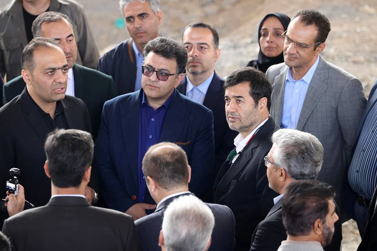 بازدید دنیامالی از مجموعه ورزشی امام خمینی (ره) اراک/ دستور وزیر ورزش بر تسریع در تکمیل پروژه 3 هزار نفری