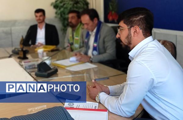 نشست مسئولان سازمان دانش‌آموزی و معاونان پرورشی در سازمان دانش‌آموزی استان چهارمحال وبختیاری