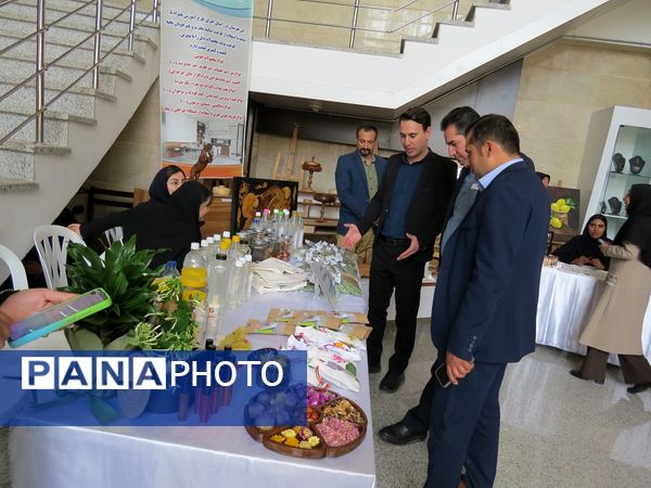 آیین تجلیل از معلمان نمونه استانی در بجنورد
