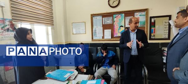 بازدید فرماندار دشتی از بخش‌های مختلف مدیریت آموزش و پرورش شهرستان دشتی