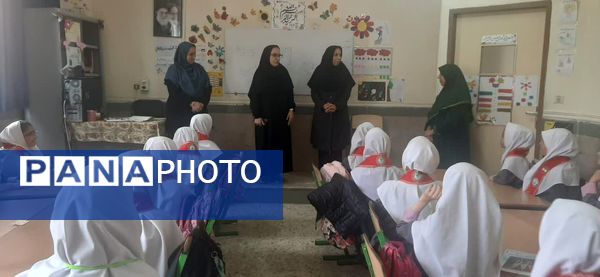 بازدید مدیر و ارزیاب سازمان دانش‌آموزی محمودآباد از دبستان تشکیلاتی عصمت
