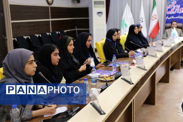نشست قطب ۵ دوازدهمین دوره مجلس دانش‌آموزی به میزبانی استان آذربایجان شرقی