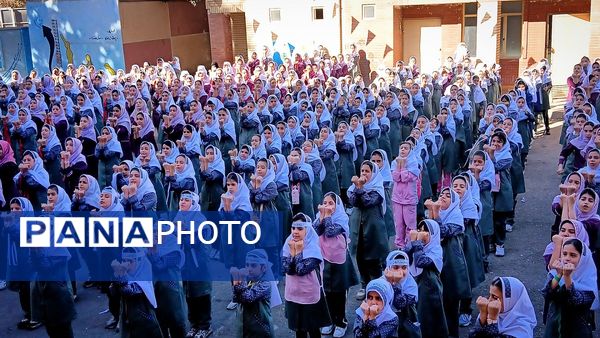 شور میهنی در صف دانش‌آموزان نظرآباد
