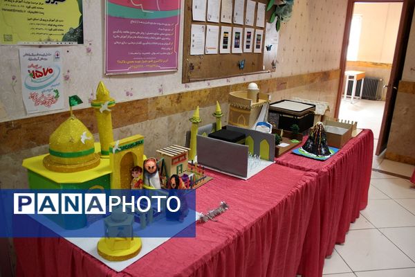 برگزاری نمایشگاه «ماها» در دبیرستان حضرت معصومه (س) ناحیه چهار کرج