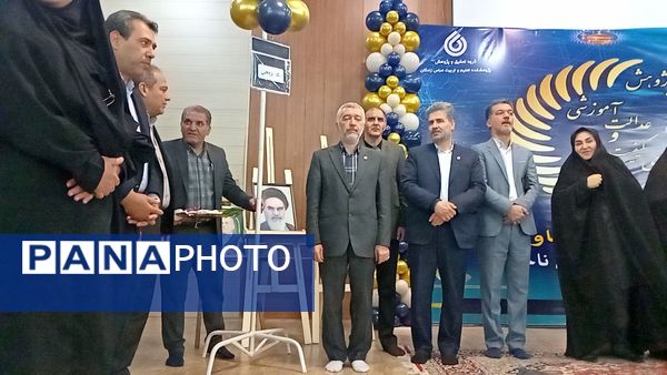 دختران شاهد قفلی خلاقیت خود را در نمایشگاه پژوهش به نمایش گذاشتند