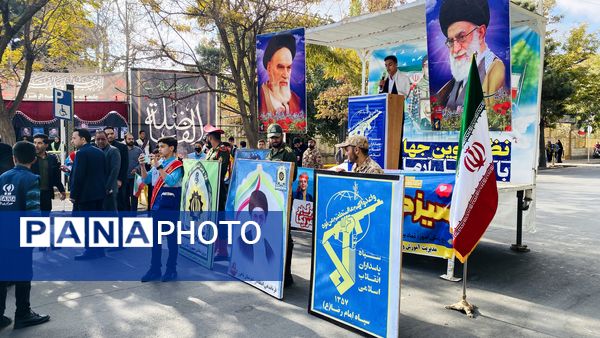 همبستگی نسل امروز با آرمان‌های انقلاب در راهپیمایی ۱۳ آبان باخرز