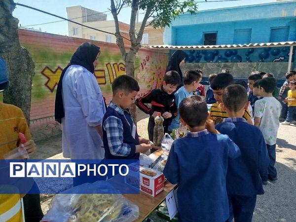 برگزاری بازارچه درون مدرسه‌ای در دبستان مبین شیروان