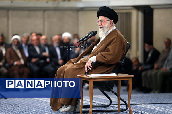 دیدار جمعی از معلمان و فرهنگیان با رهبر معظم انقلاب