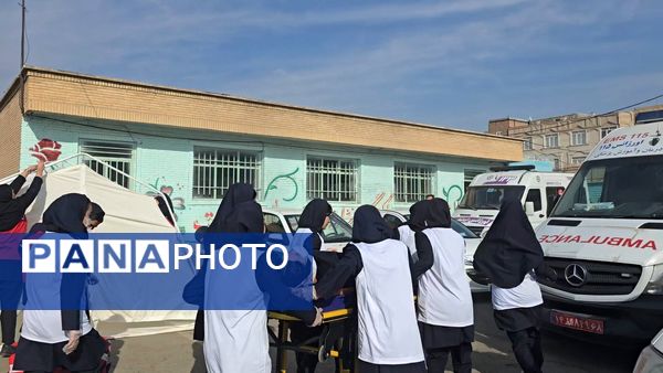 برگزاری مانور سراسری زلزله در مدارس شهرستان نظرآباد؛ گامی به‌سوی مدرسه‌ایمن و جامعه‌تاب‌آور