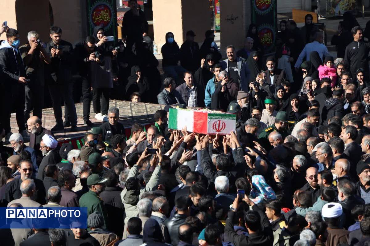 تشییع ۵ شهید گمنام در سالروز شهادت حضرت فاطمه(س) در یزد