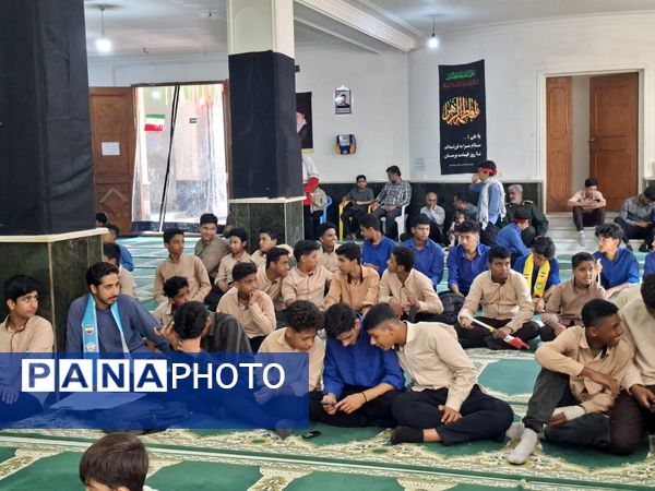 راهپیمایی بزرگ ۱۳ آبان در بوموسی با حضور پرشور دانش‌آموزان